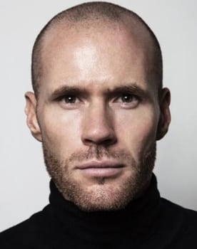 Oliver Trevena isactor