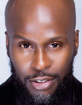 Ikechukwu Onunaku isactor