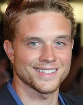 Jonny Weston isactor