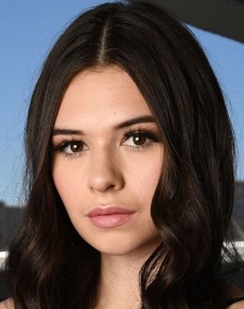 Nicole Maines isactor