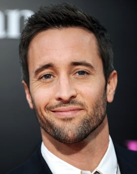 Alex O'Loughlin isactor