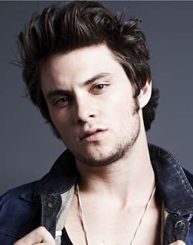 Shiloh Fernandez isactor