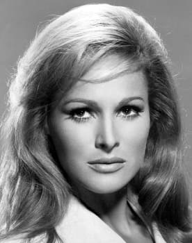 Ursula Andress isactor