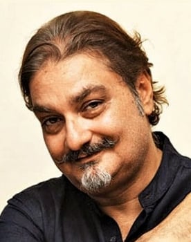 Vinay Pathak isactor