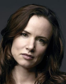 Juliette Lewis isactor