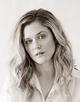 Harriet Dyer isactor