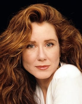 Mary McDonnell isactor