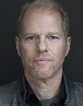 Noah Emmerich isactor