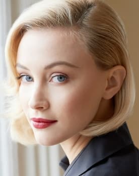 Sarah Gadon isactor