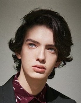 Kodi Smit-McPhee isactor