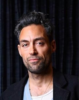 Alex Hassell isactor