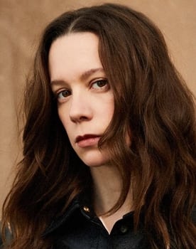 Chloe Pirrie isactor