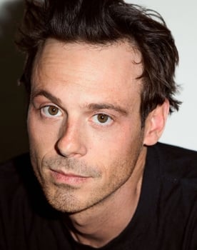 Scoot McNairy isactor