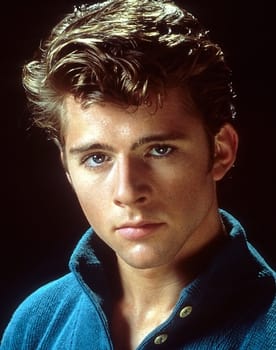 Maxwell Caulfield isactor