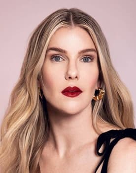 Lily Rabe isactor