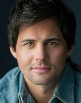 Kristoffer Polaha isactor