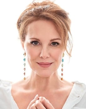 Elizabeth Perkins isactor