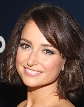 Milana Vayntrub isactor