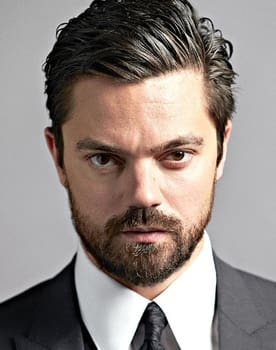 Dominic Cooper isactor