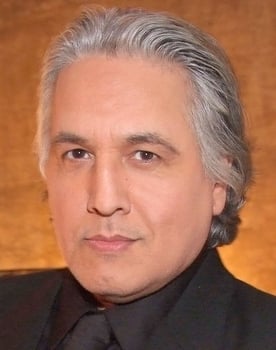 Robert Beltran isactor