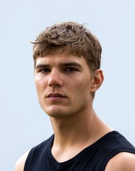 Chris Zylka isactor