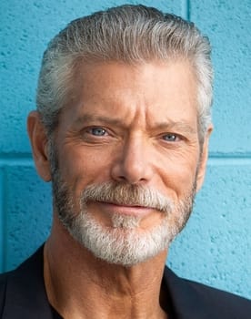 Stephen Lang isactor