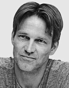 Stephen Moyer isactor