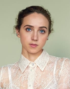 Zoe Kazan isactor