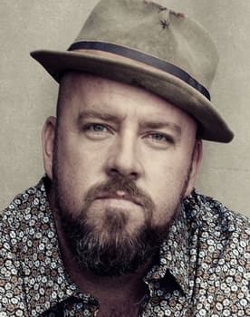 Chris Sullivan isactor