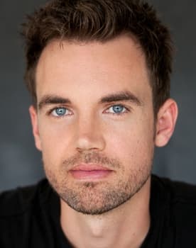 Tyler Hilton isactor