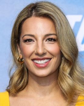 Vanessa Lengies isactor