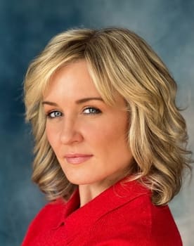 Amy Carlson isactor