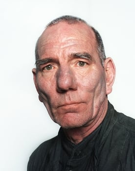 Pete Postlethwaite isactor