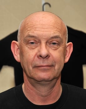 Doug Bradley isactor