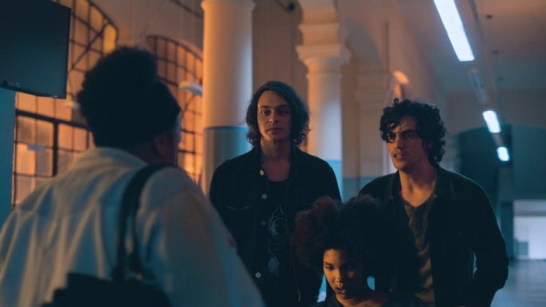 S01E05 - Unfollow