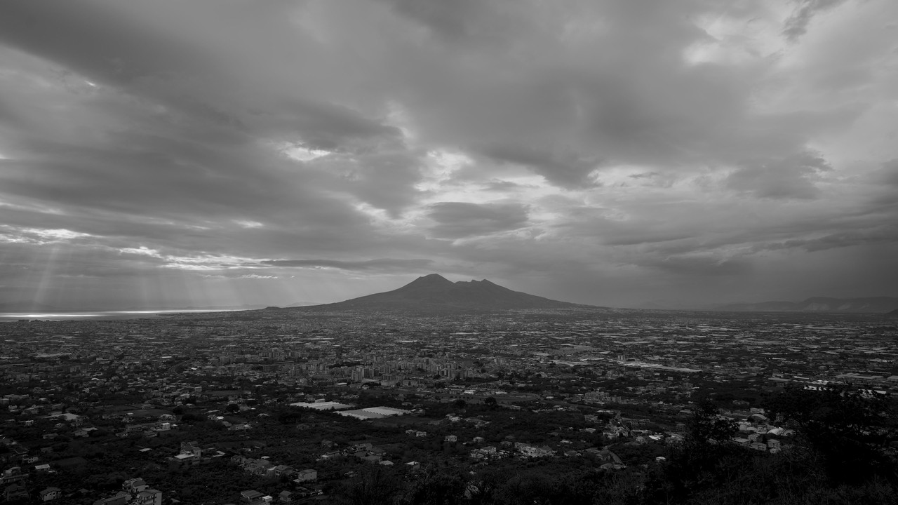 video-section-banner-image